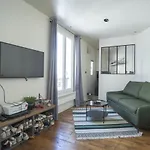 Cosy Flat In Montmartre